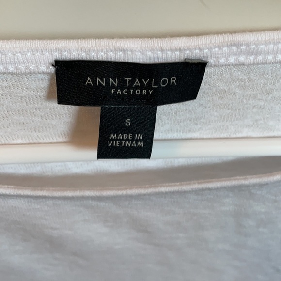 Ann Taylor Factory white top NWOT - Picture 2 of 4